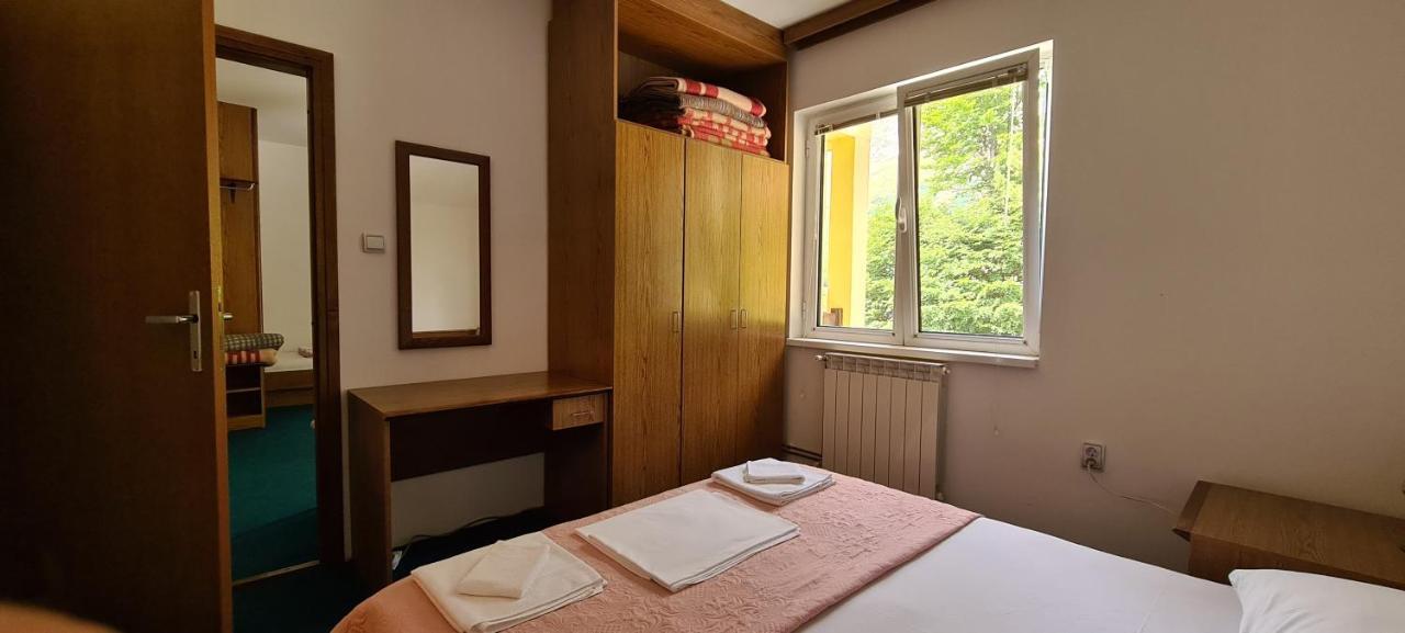 Guest House Tiha Noc Žabljak Exteriör bild