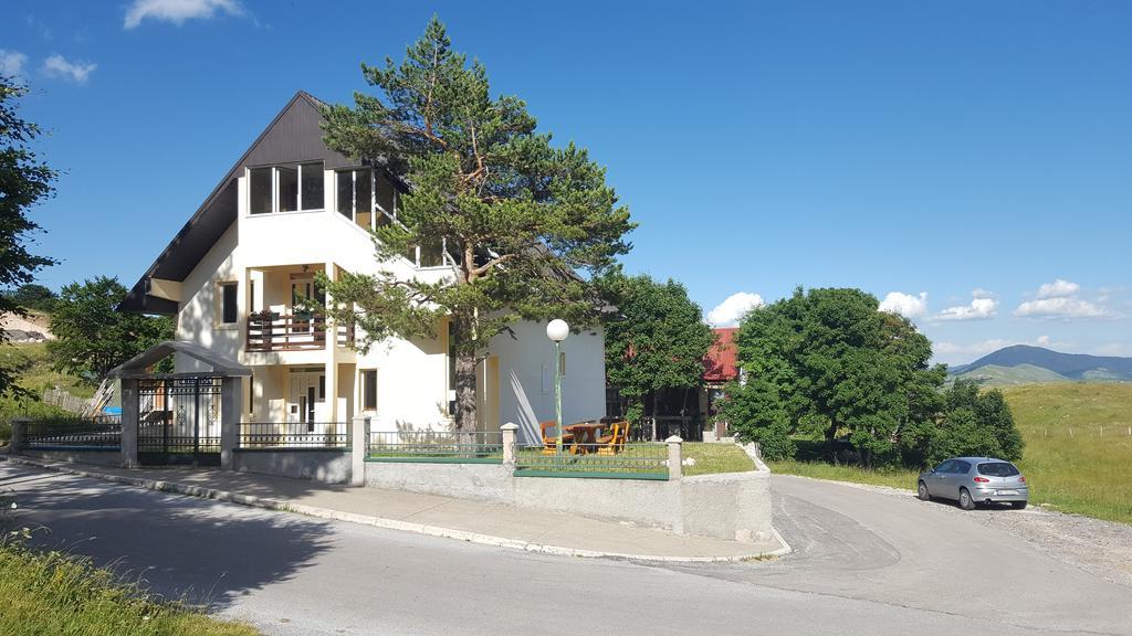 Guest House Tiha Noc Žabljak Exteriör bild